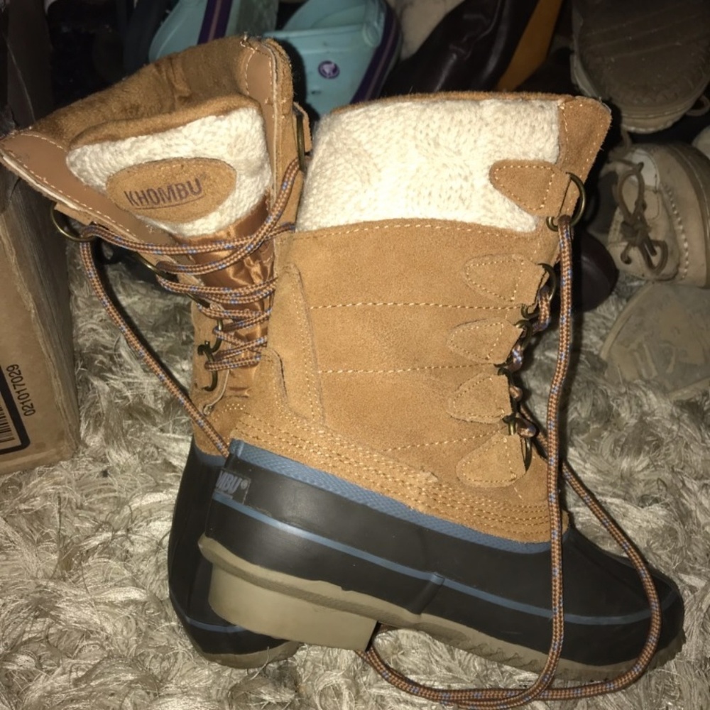 Boots - Picture 2 of 3